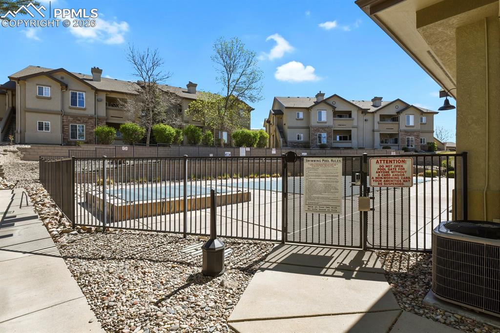 Image 29 of 31: Pool