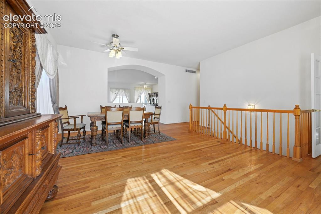 Image 5 of 35: Dining Area