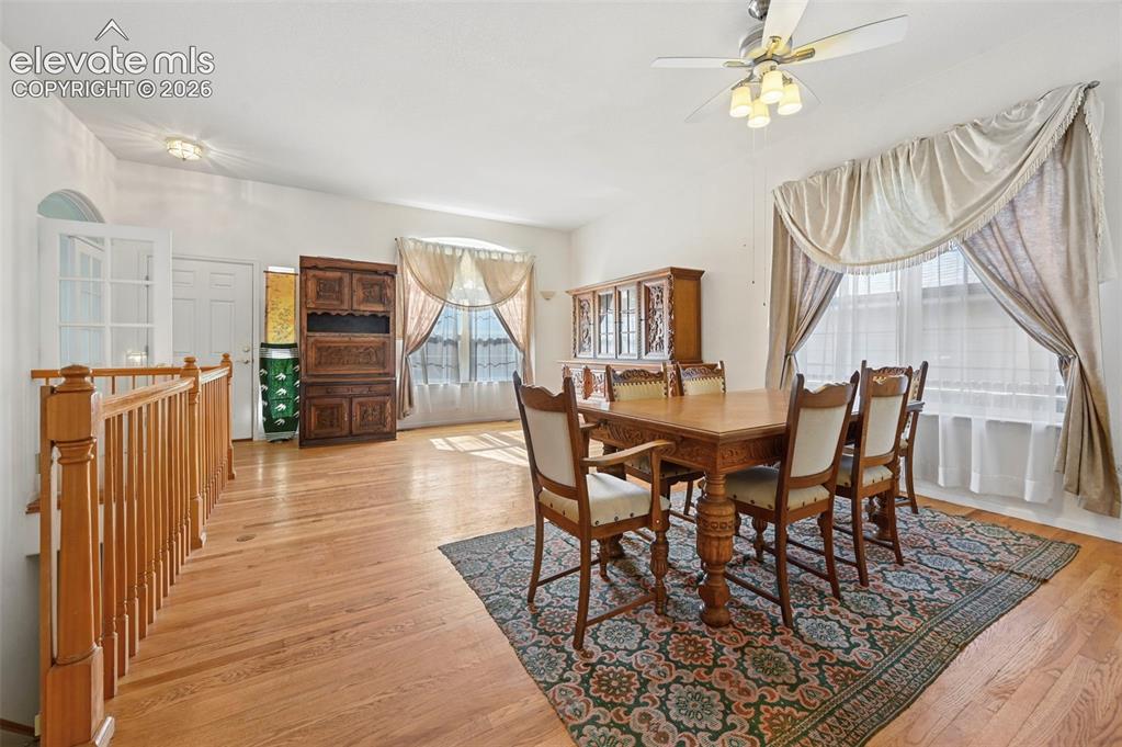 Image 6 of 35: Dining Area