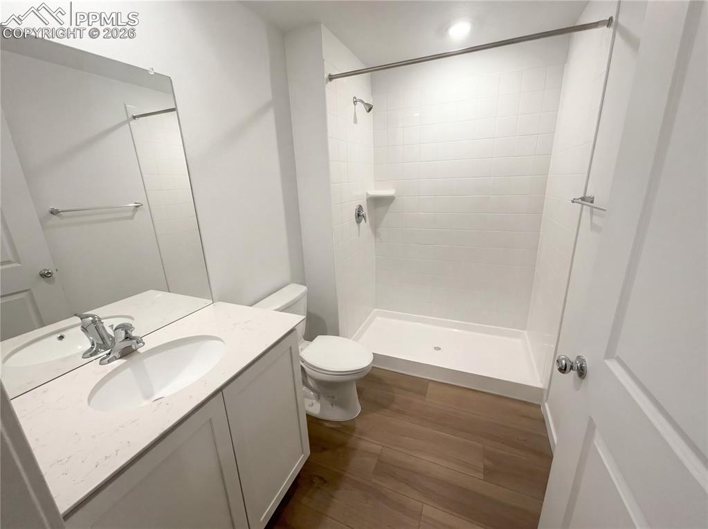 Image 13 of 21: Bathroom