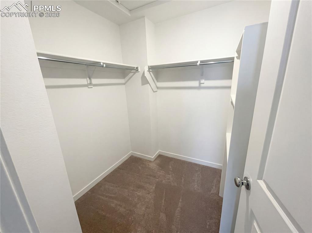 Image 15 of 21: Closet