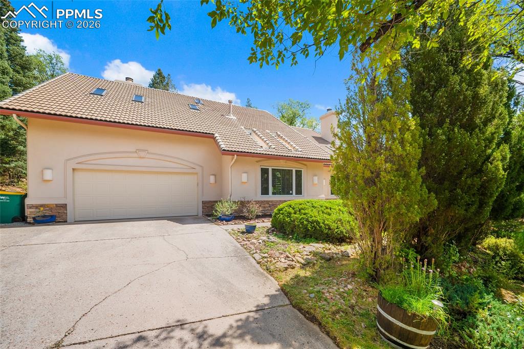 Image 33 of 50: Front of Structure