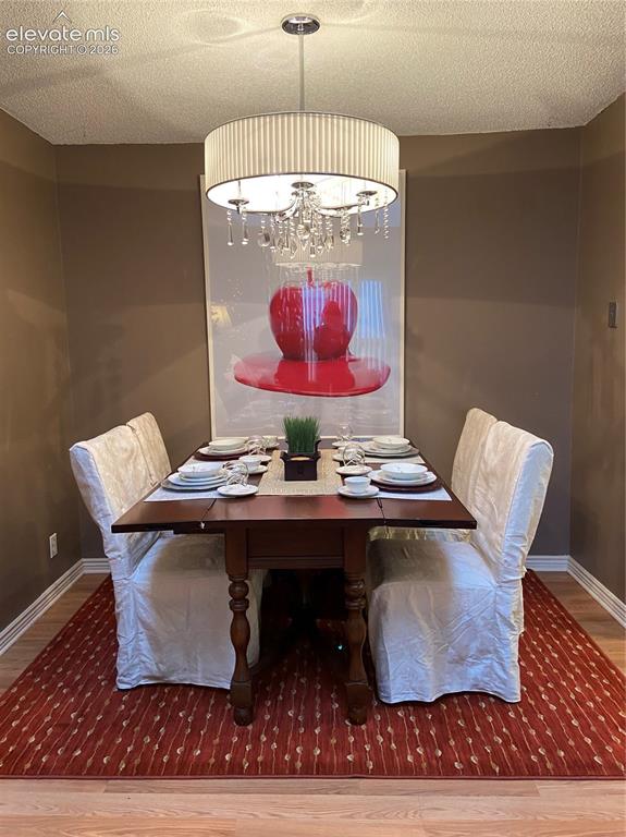 Image 10 of 36: Dining Area