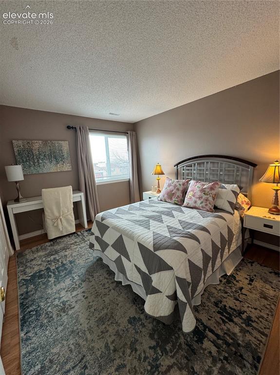 Image 12 of 36: Bedroom