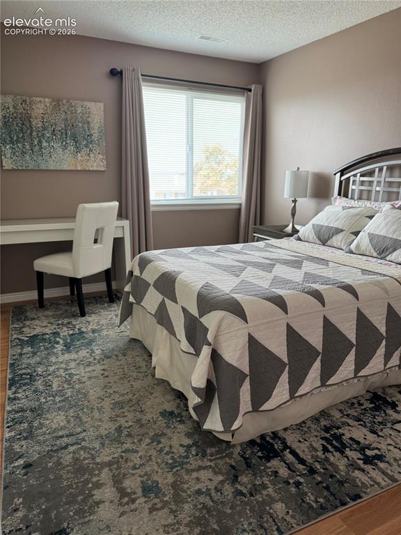 Image 15 of 36: Bedroom
