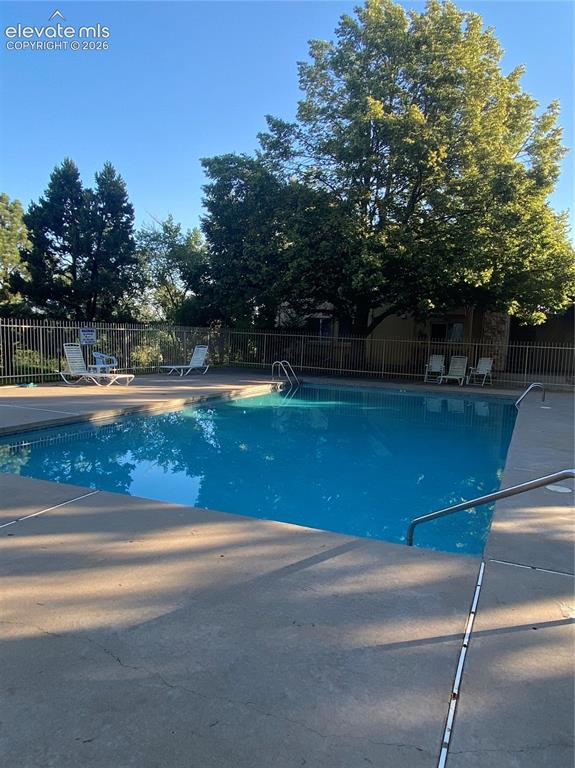 Image 31 of 36: Pool