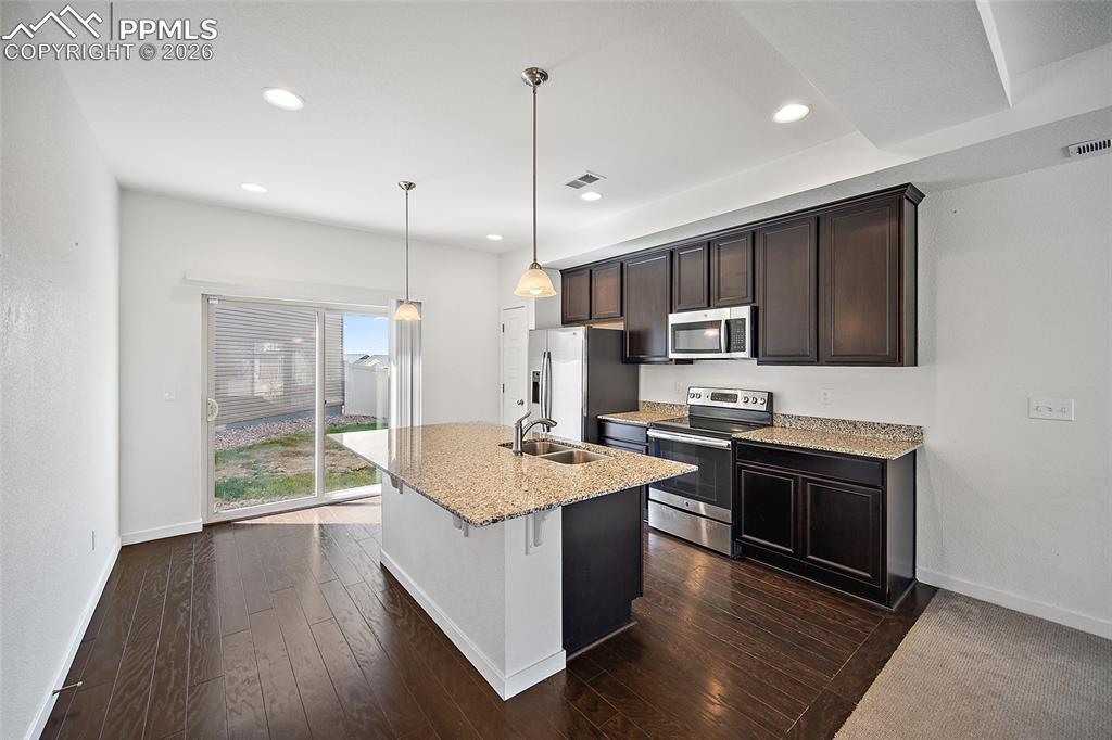 Image 11 of 44: Kitchen