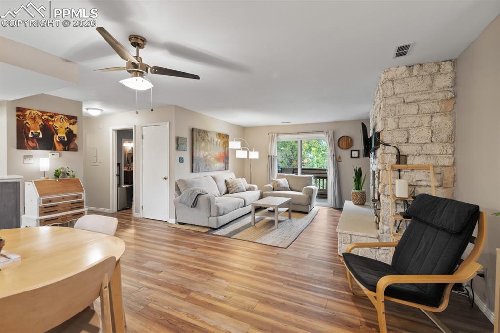 Image 6 of 30: Living Room