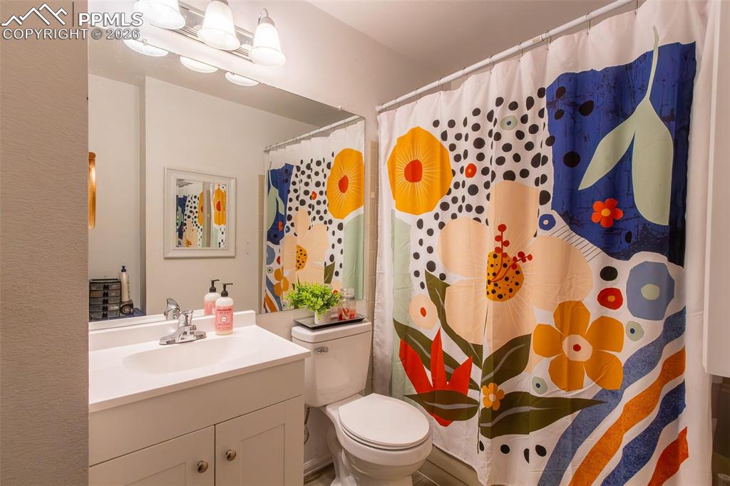 Image 12 of 22: Bathroom