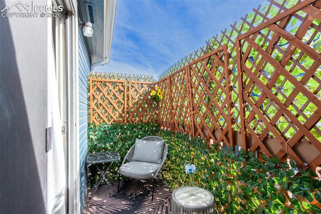 Image 18 of 22: Balcony