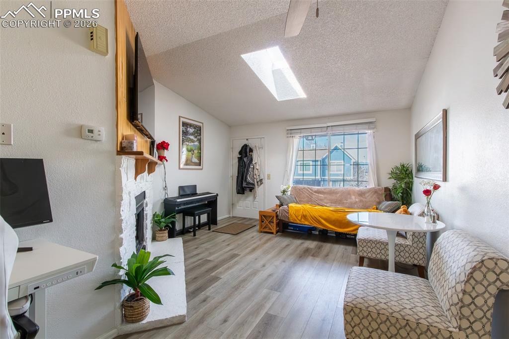 Image 8 of 22: Living Room