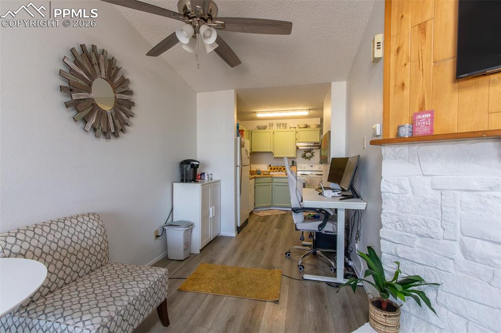 Image 9 of 22: Dining Area