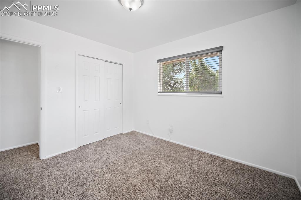 Image 18 of 47: Bedroom