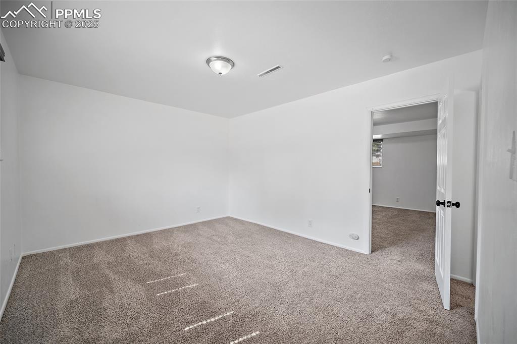 Image 22 of 47: Bedroom