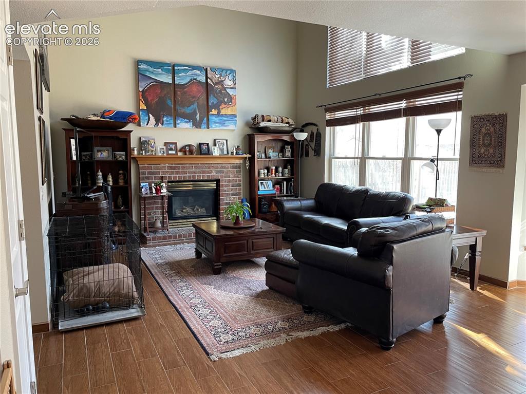 Image 5 of 16: Living Room