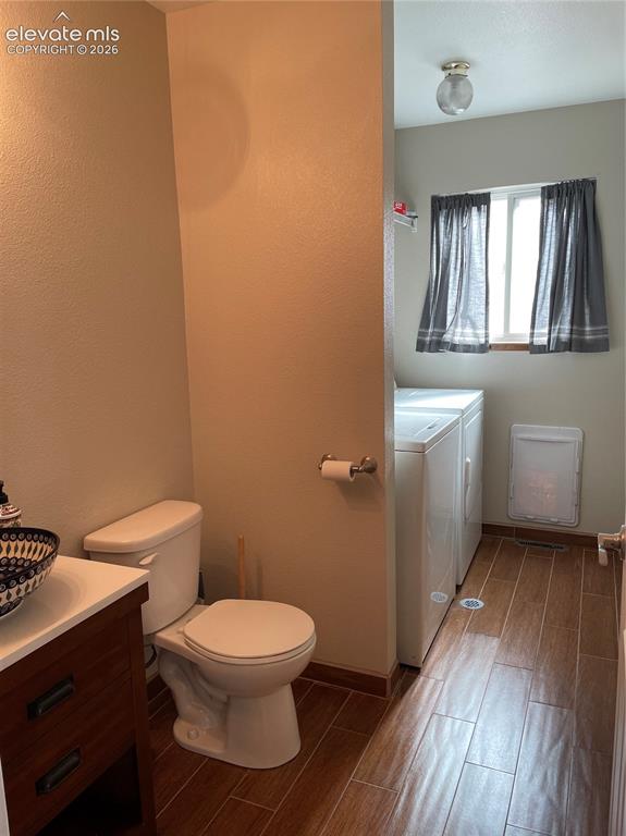 Image 7 of 16: Bathroom