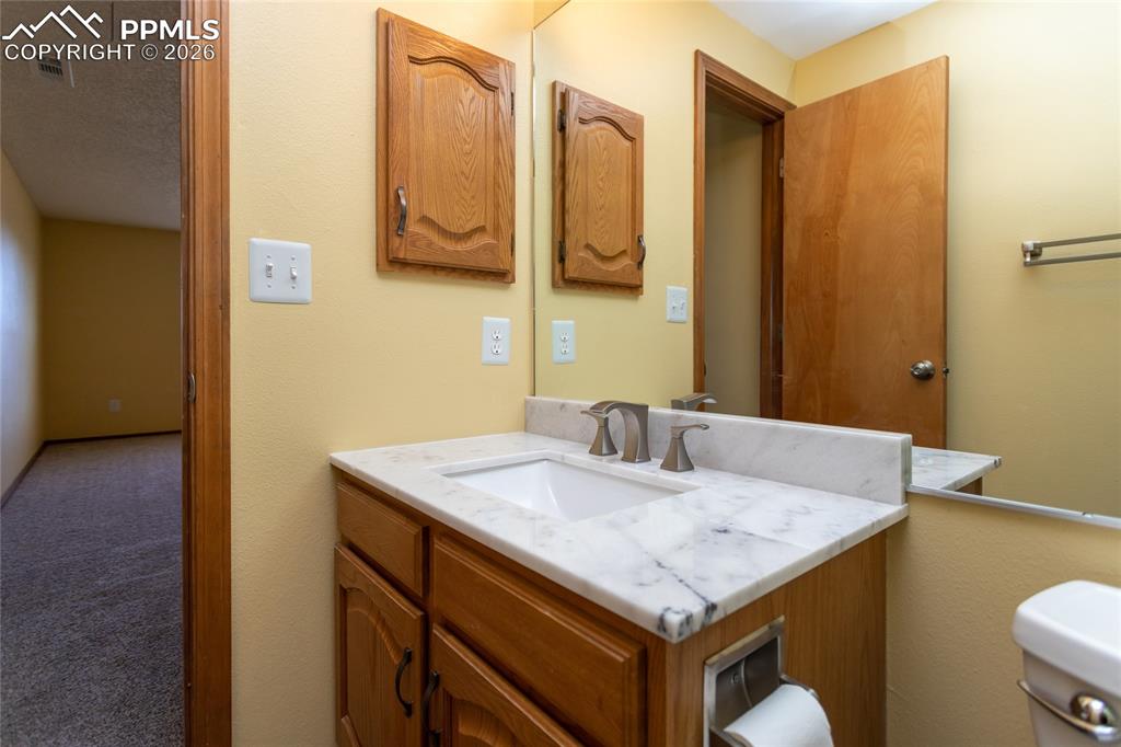 Image 31 of 45: Bathroom