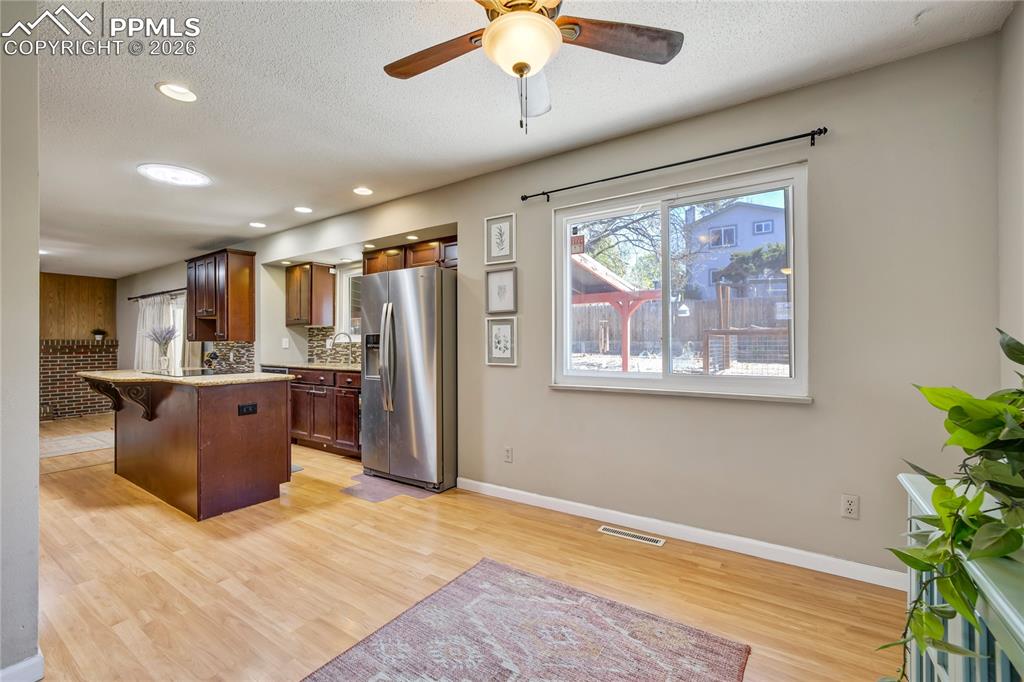 Image 9 of 50: Kitchen