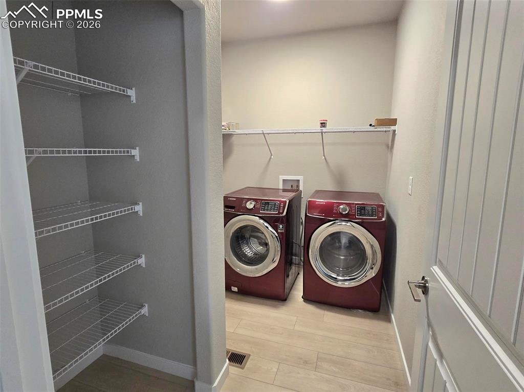 Image 9 of 17: Laundry