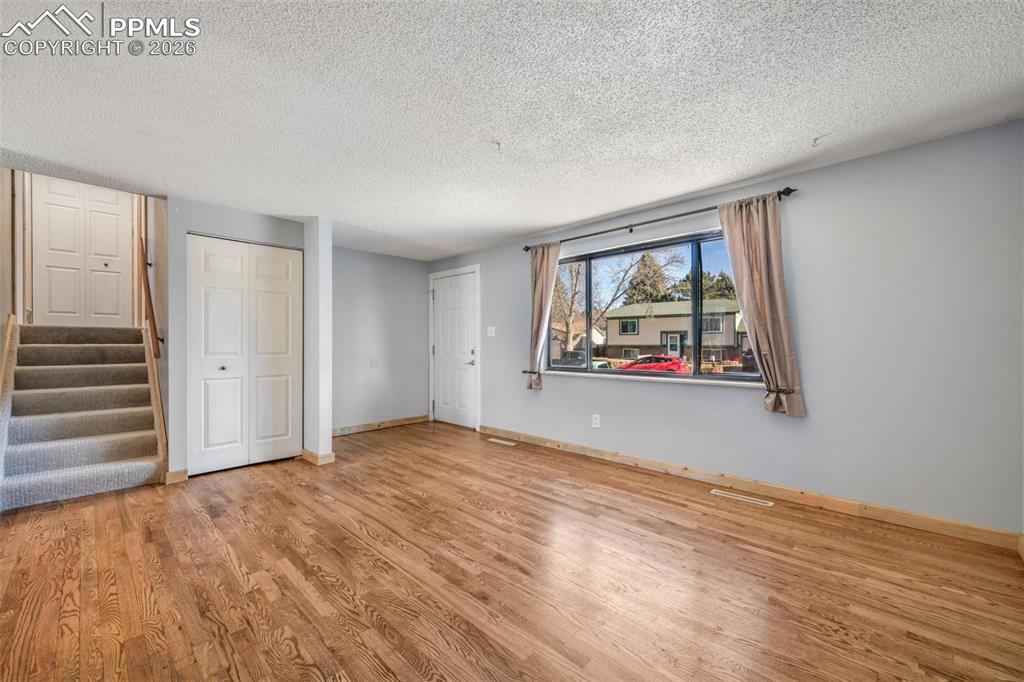 Image 2 of 50: Living Room