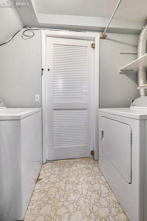 Image 25 of 50: Laundry