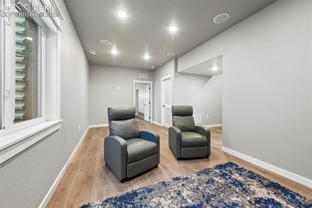 Image 31 of 50: Sitting Room