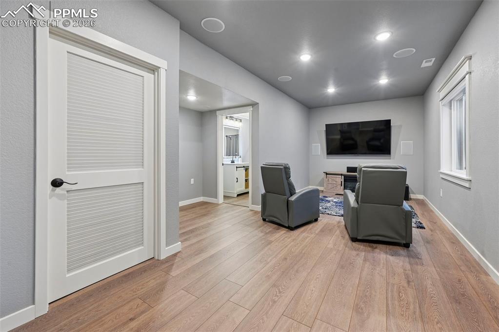 Image 32 of 50: Sitting Room