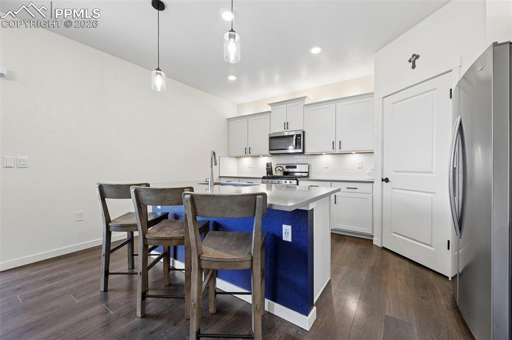 Image 9 of 50: Kitchen