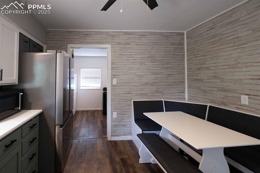 Image 15 of 43: Kitchenette stays.