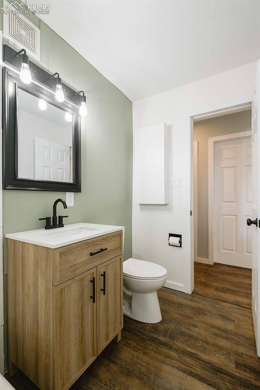 Image 22 of 43: Home was professionally cleaned prior to listing.
