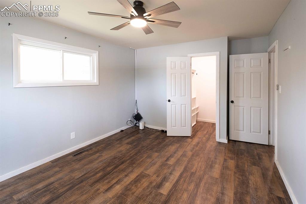 Image 25 of 43: Very spacious with a ton of wall space. Walk in closet.