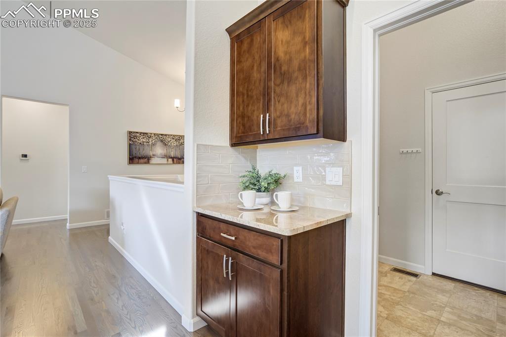 Image 11 of 50: Kitchen