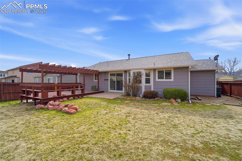 Image 35 of 49: Back of Structure