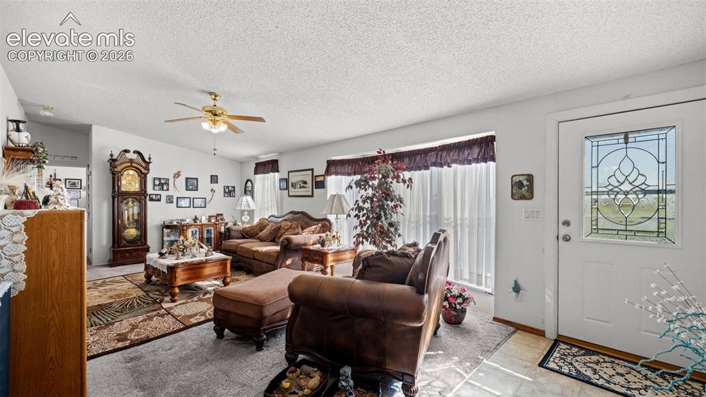 Image 14 of 50: Living Room