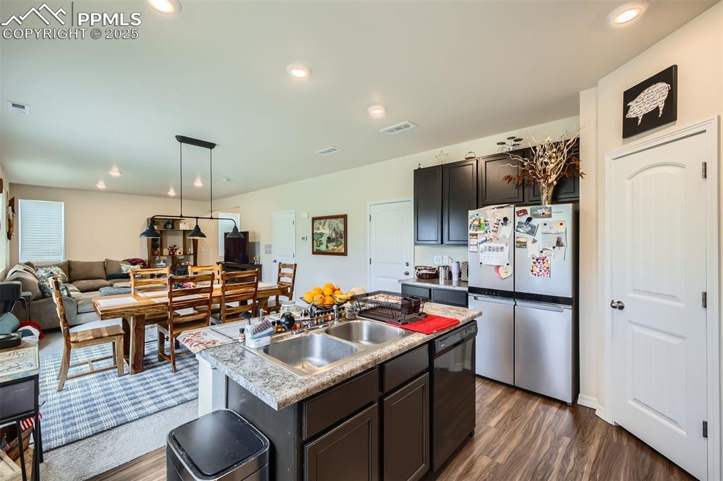 Image 11 of 38: Kitchen