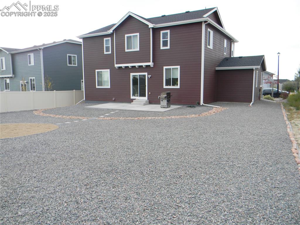 Image 28 of 38: Back of Structure