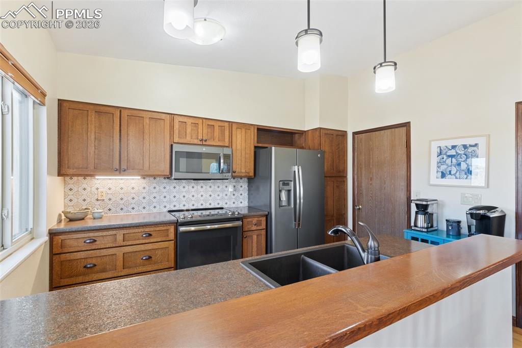 Image 11 of 47: Living Room