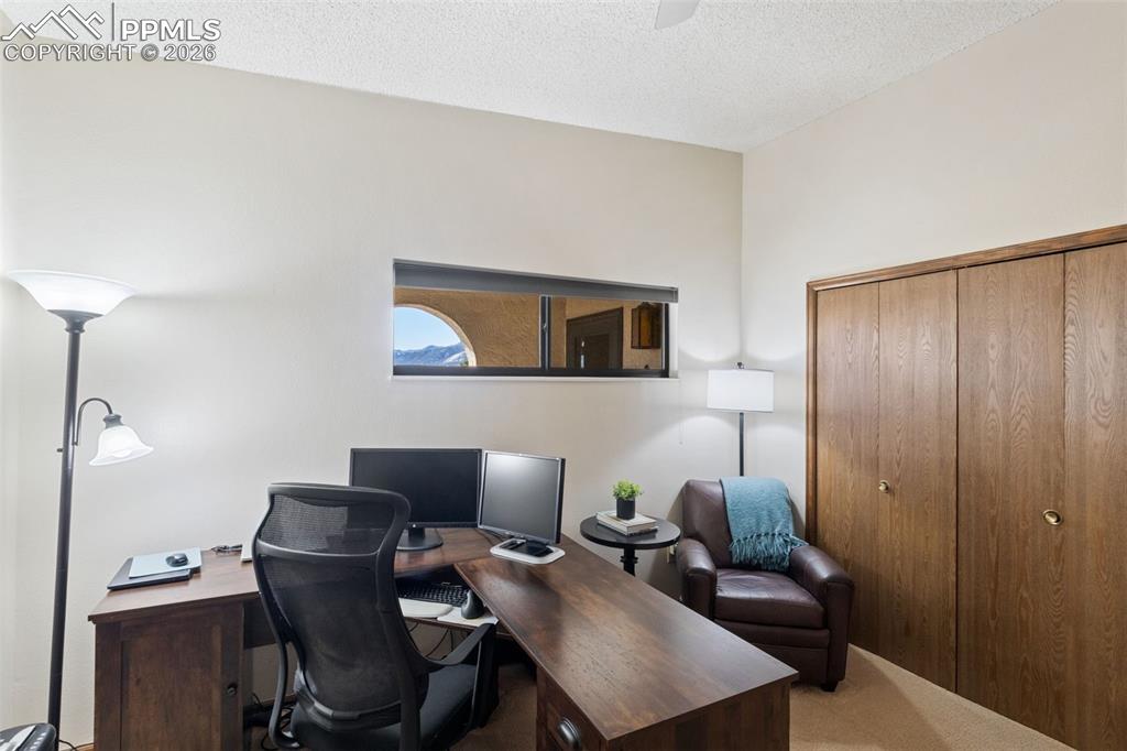 Image 21 of 47: Bedroom