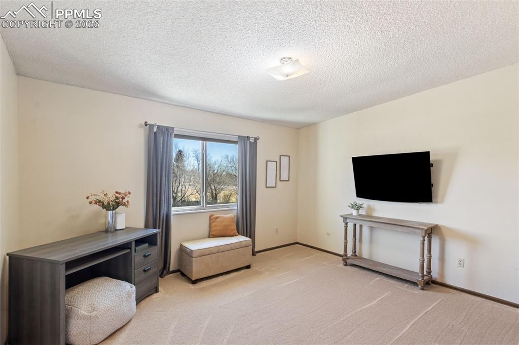 Image 22 of 47: Bedroom