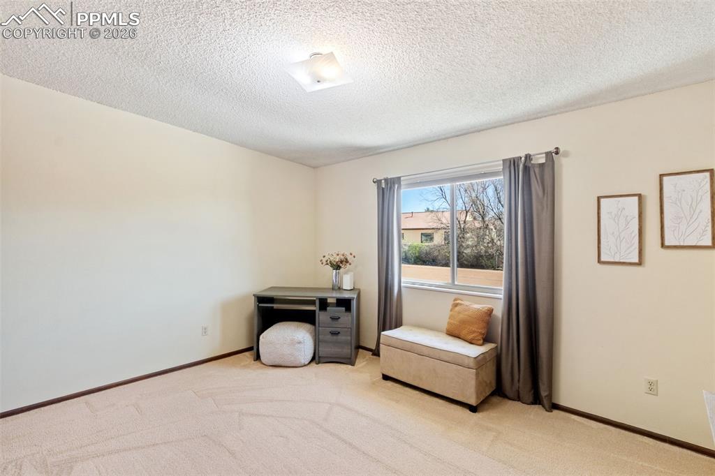 Image 23 of 47: Bedroom