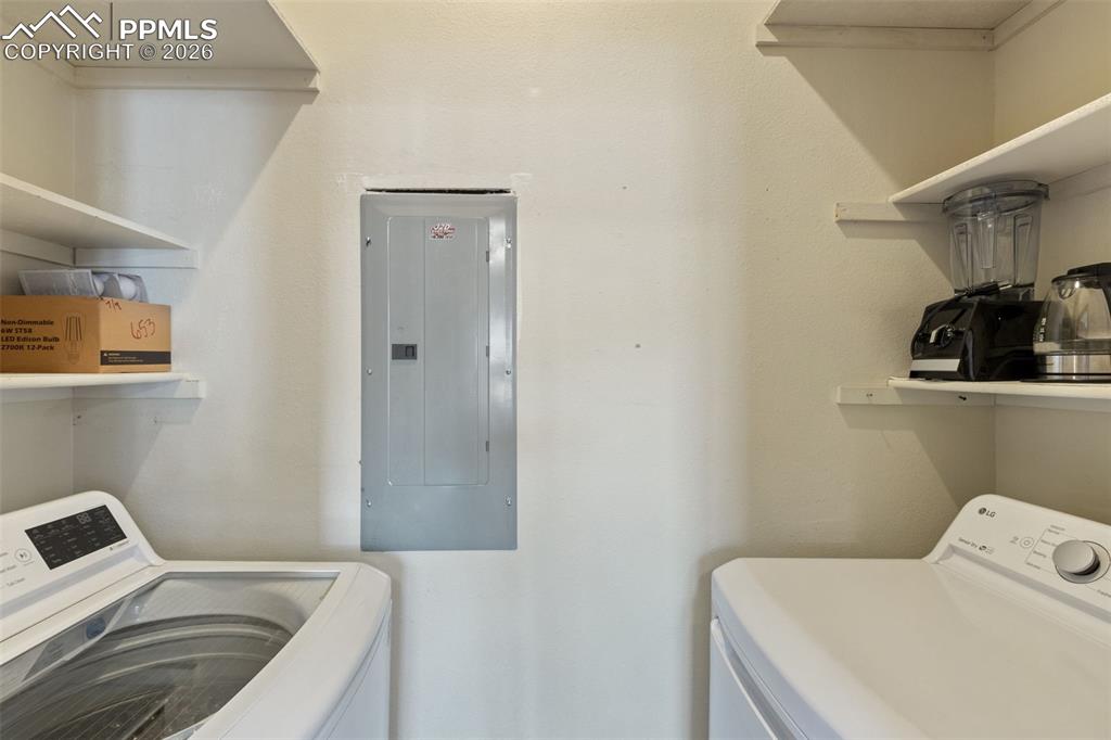 Image 30 of 47: Bedroom