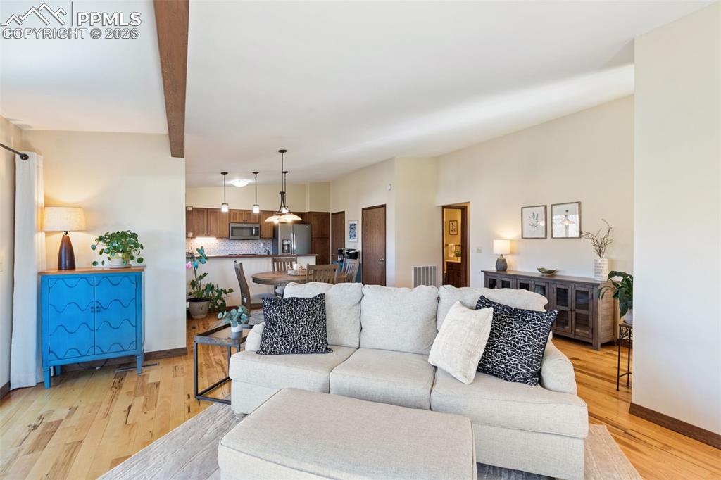 Image 5 of 47: Dining Area