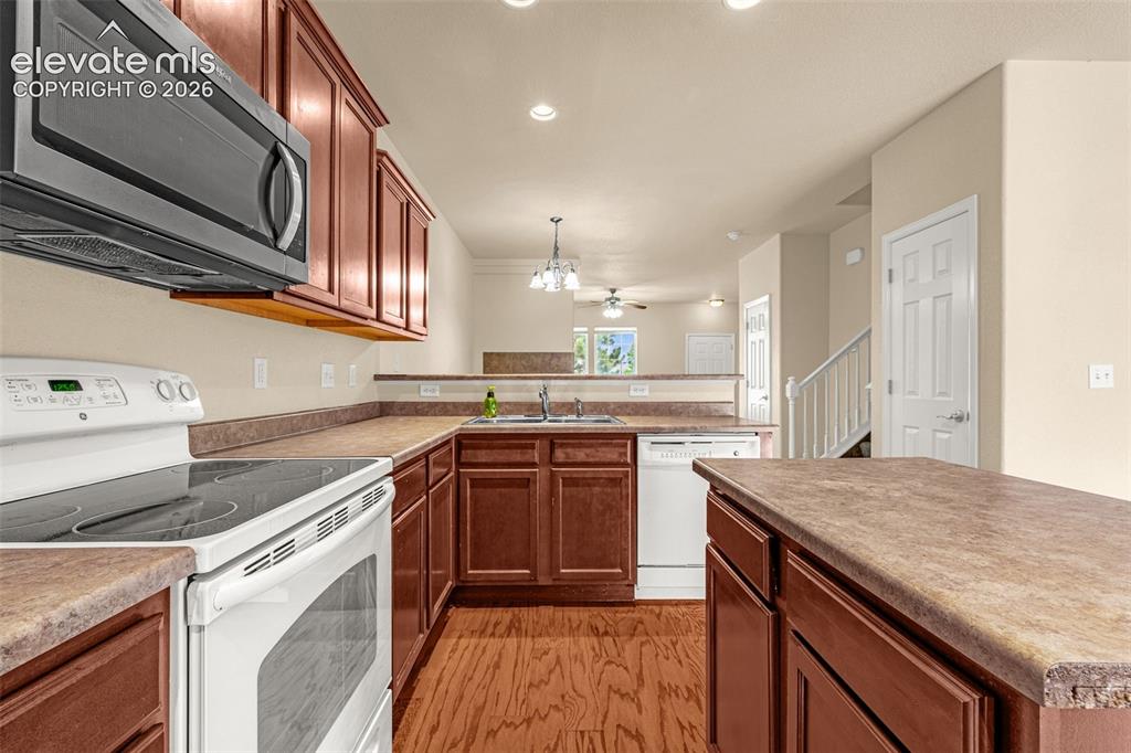 Image 12 of 39: Kitchen