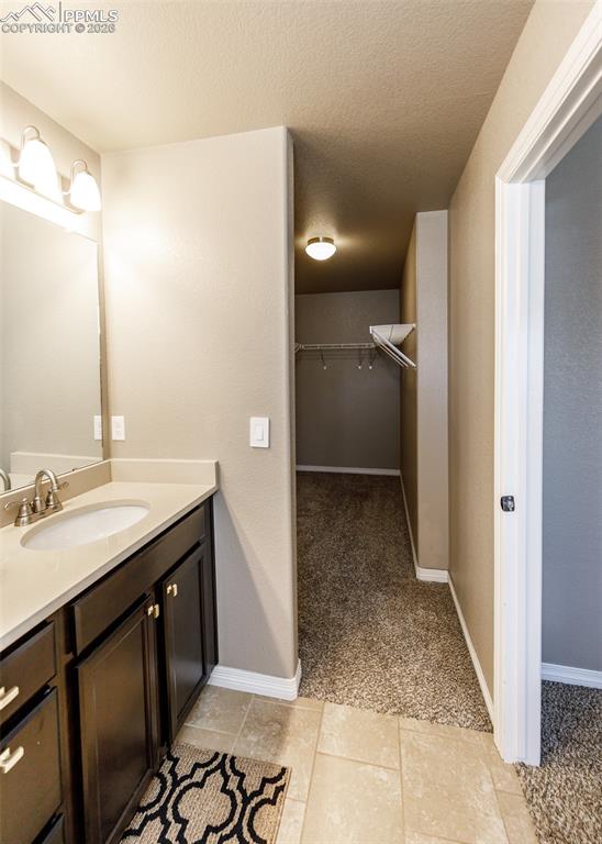 Image 20 of 37: Bathroom