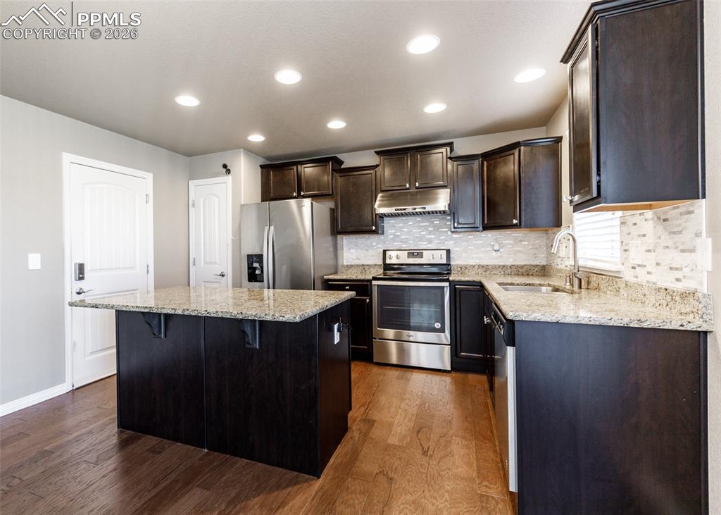 Image 9 of 37: Kitchen