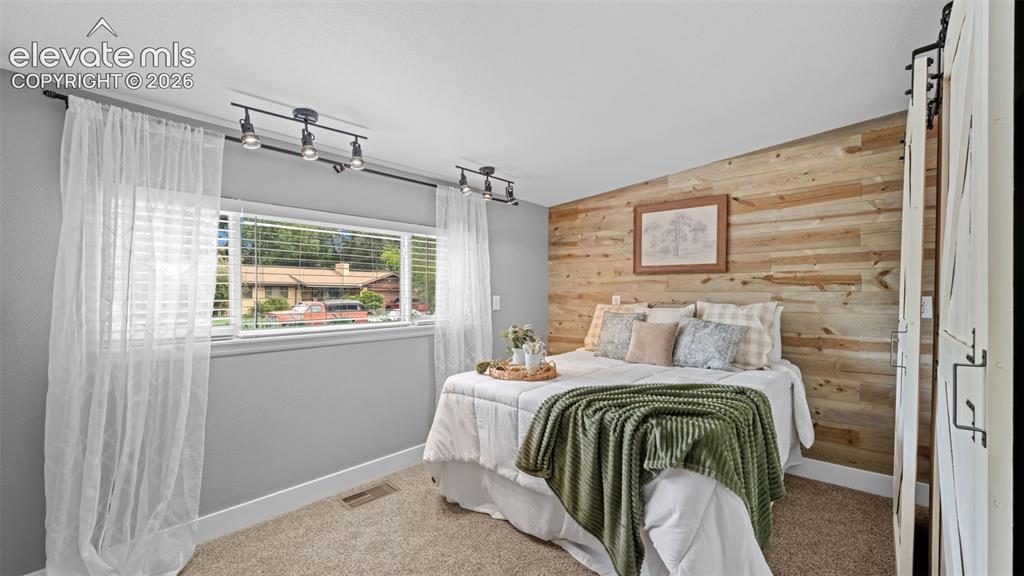 Image 18 of 45: Master Bedroom