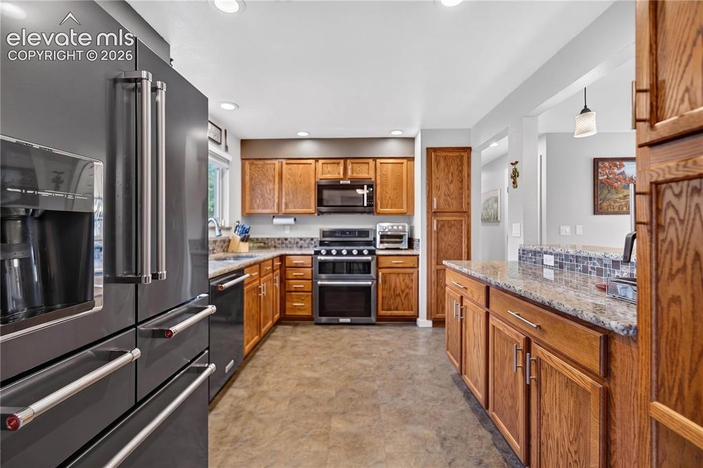 Image 10 of 29: Kitchen