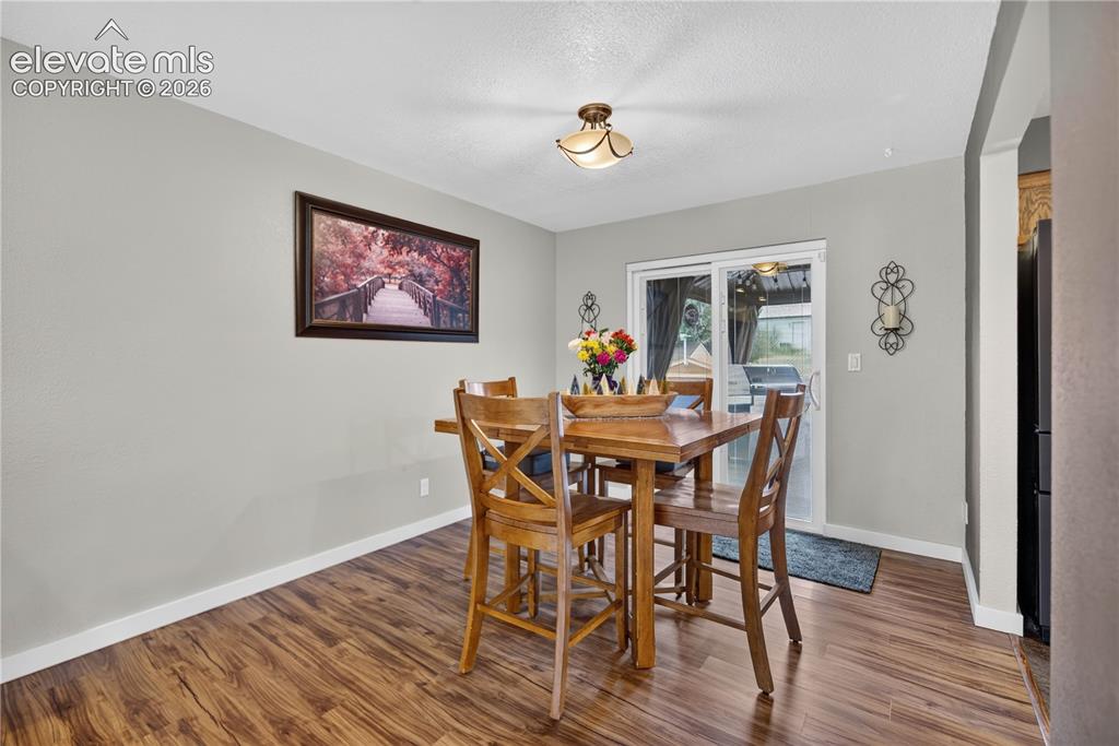Image 12 of 29: Dining Area