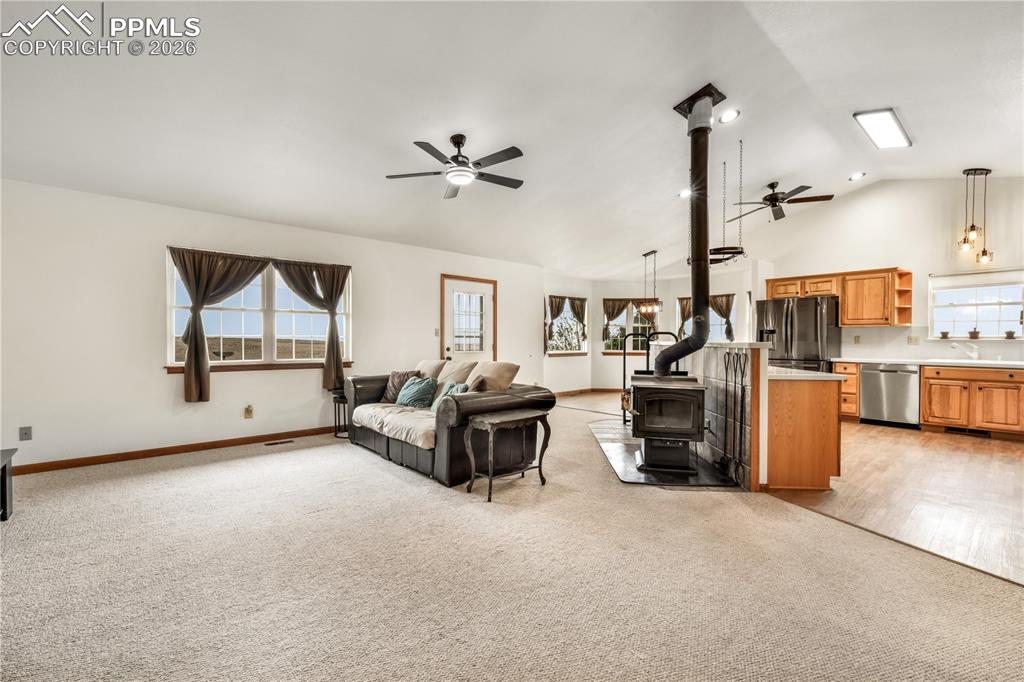 Image 9 of 50: Entry