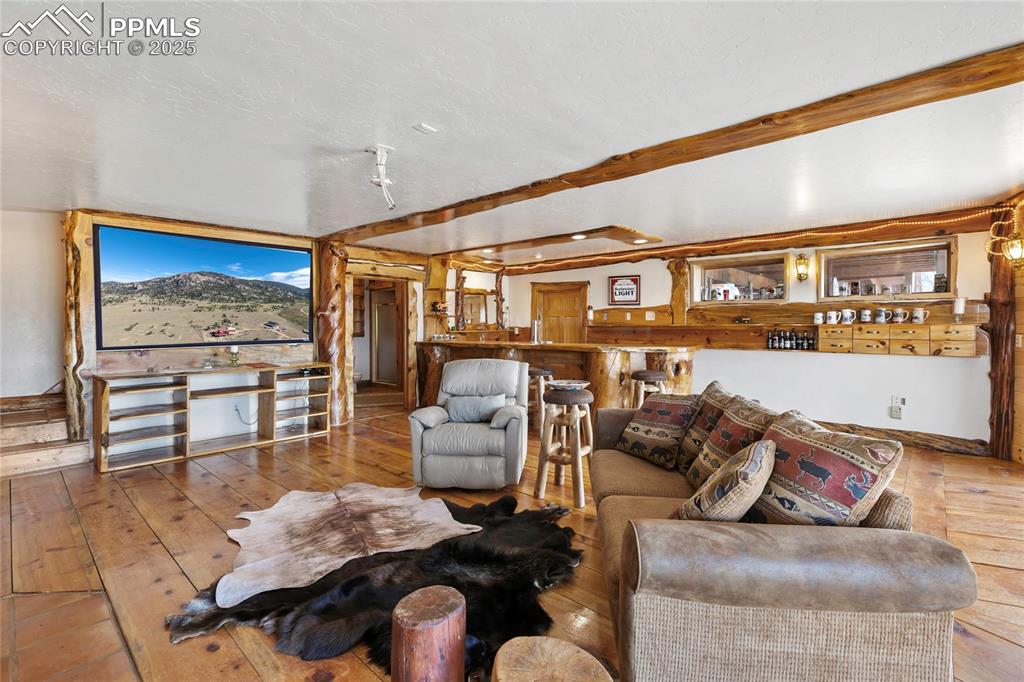 Image 30 of 48: Living Room